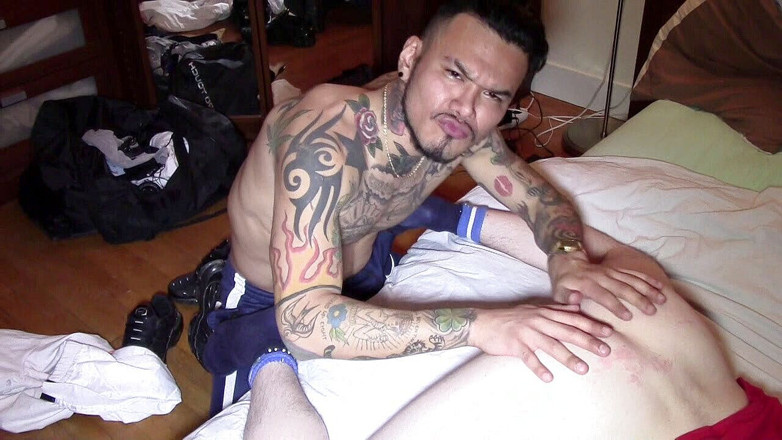 Gaybareback: Leo Senthy scopata senza preservativo dal migliore latino pablo bravo
