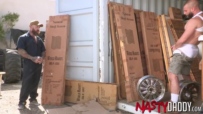 Nasty Daddy: Nastydaddy - Donnie Argento mond gecreampied door hunk Jack Dixon