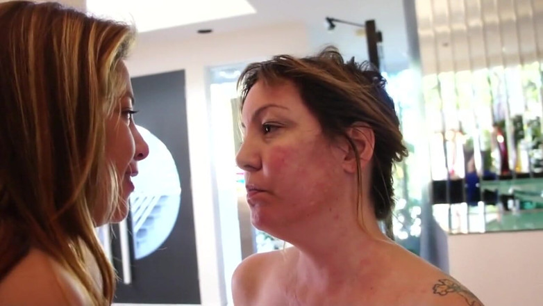 Radical Lesbian: Profesora de piano madura le gusta lamer la manguita peluda...