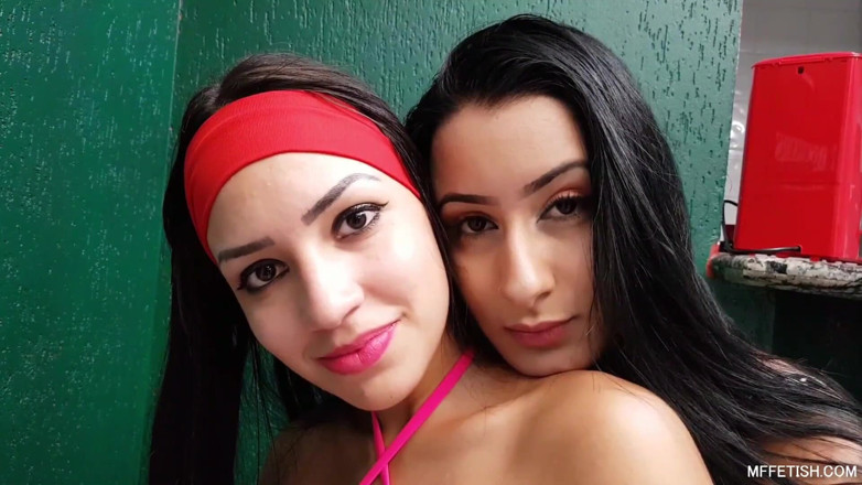 MF Fetish: Instagram dívčí hra