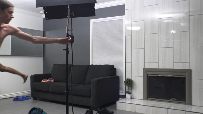 Conor Coxxx: Dans les coulisses du tournage d’un trio interracial mature