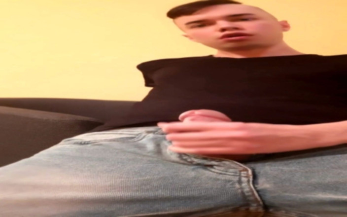 Elio Rivao: Pancutan mani pada T-shirt