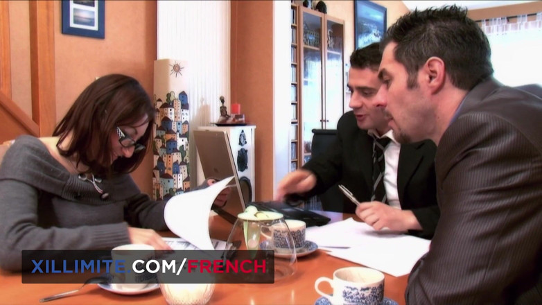 French girls at work: Charlotte de Castille adoră penetrarea dublă dură!