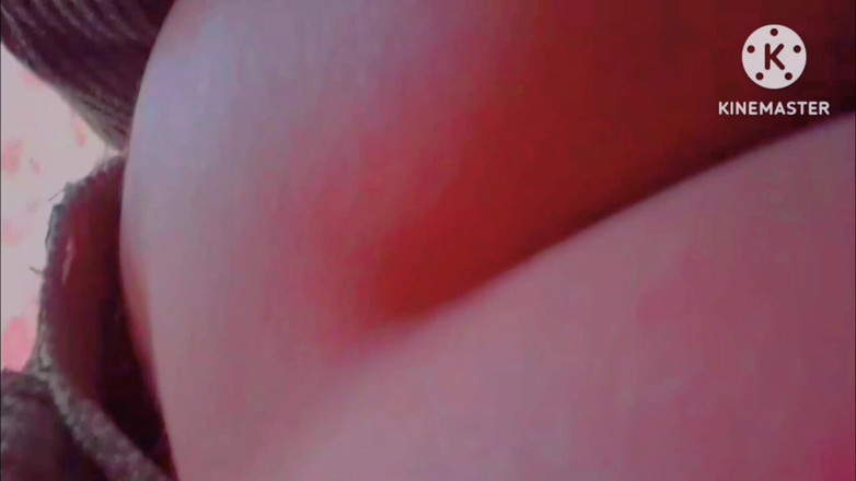 TricolorMusic3: Une fille célibataire se masturbe