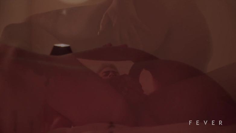 Fever Films: Mükemmel esmer erkek arkadaşınla sikişiyor