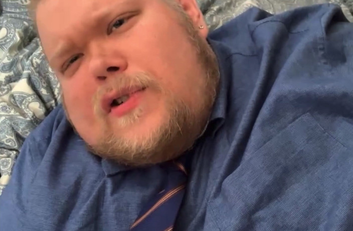 Jef Bear: Jefbear Comes for His Boss and Shows off His Hot...