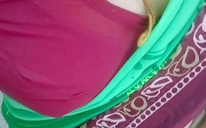 Krish meera: Isteri panas Tamil menanggalkan saree