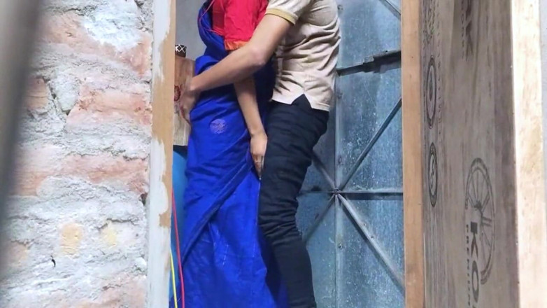 Fantacycutting: Bhabi Ki Mast Gand Ki Ched Me Padosi Devar Ne...