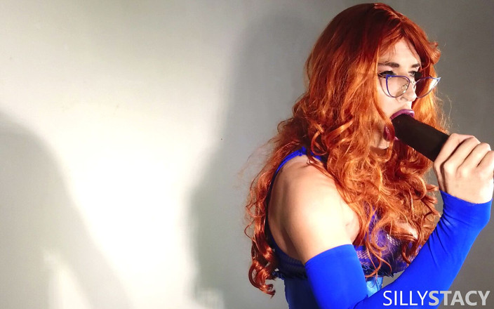 sillystacy: Sissi Stacy di Blue Lingerie dihisap dan dildo paly