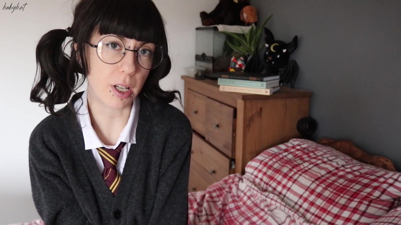 Fetpup: Без презерватива трахає дівчину gryffindor