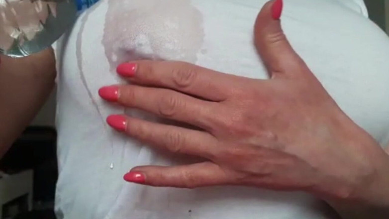 Aqua Pola: Orgasm cu sfârcuri și răcire de umezirea tricou