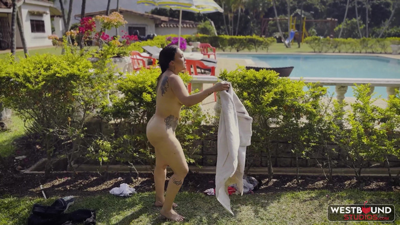 Run good girls: Femeie latino sexy Sofia Ruiz se fute cu fostul frate...