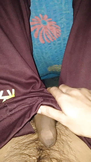 Hottypussy18: land peshaab karne vaala vidiyo