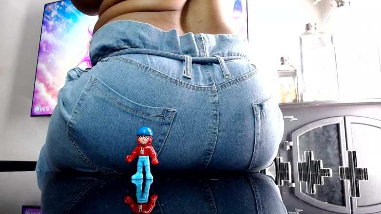 Maeling: Calpestato in jeans e culo in jeans di jeans