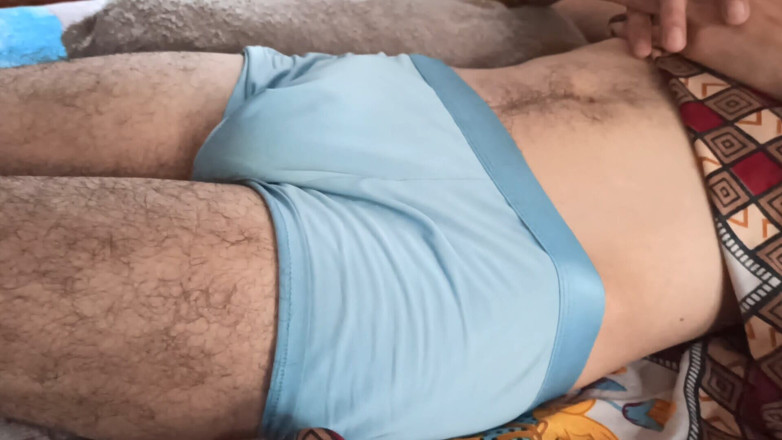 Desi__Panda: 처음으로 내 룸메이트 속옷을 열고 그의 자지를 자지로 핸잡
