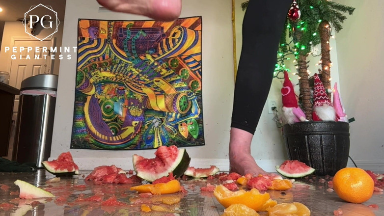 Peppermint Giantess: 67 jättestorlek 16 Slo-mo fötter krossa slow motion apelsiner &amp;vattenmelon förstörelse