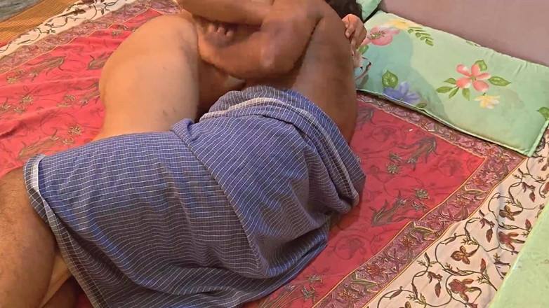 Sexy sindu: Tutor saya berkongkek dengan saya
