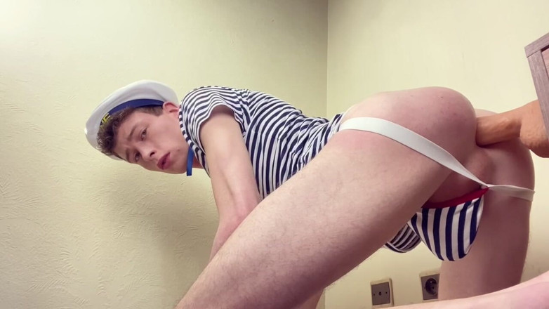 Craig Kennedy: Pelaut amatir twink menunggangi dildo besar hingga orgasme bebas tangan...