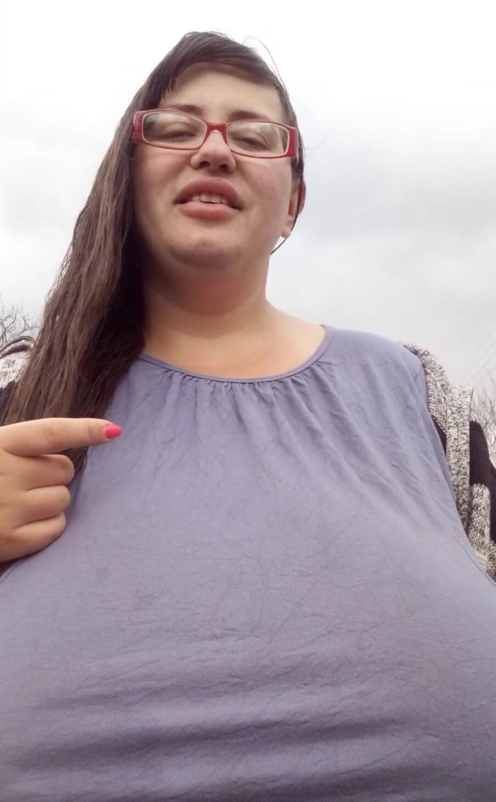 Nina Doll: J’ai fait une vidéo de taux de bite pour un...