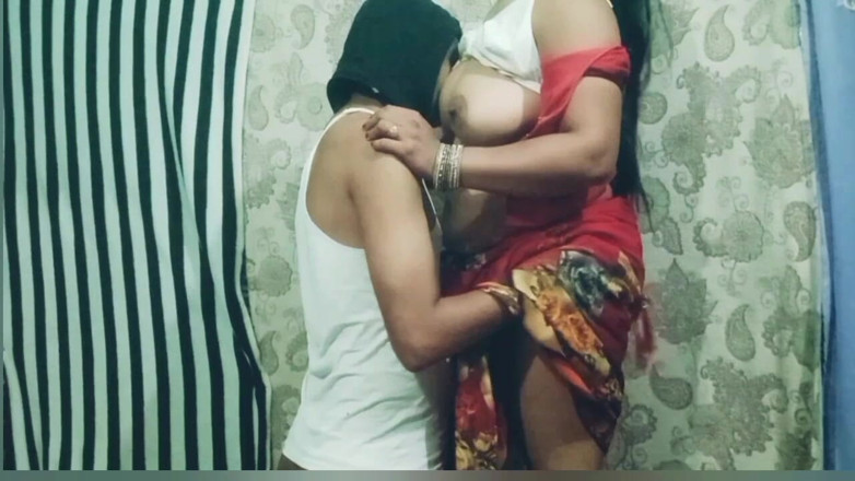 BendableFog5: hot bhaabhi ki bare doodh pi kar chod diya