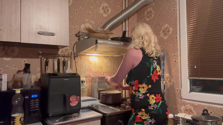 Putarankahotmilf: Cuisine après une longue pause