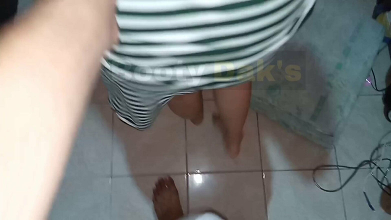 Pinaybootydaks: Ho scopato la mia cameriera quando mia moglie non c'era...
