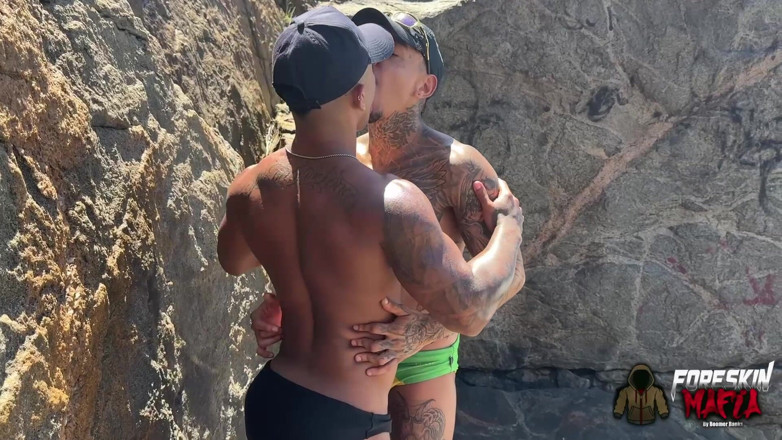 ForeSkinMafia By Boomer Banks: Foreskinmafia: Hayden Gotti Fickt Jhon Prado Öffentlicher Schwuler Sex-strand Anal Hardcore