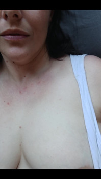 Jen jsem myslela, že bys ráda rychle nahlédli na moje prsa