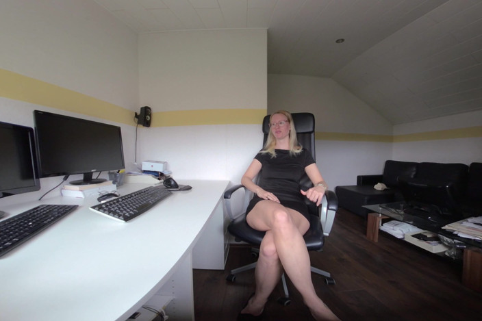 BlondeHexe VR: Ofisimi aldadacaksın