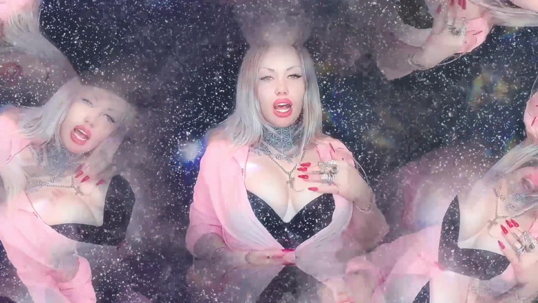 Goddess Misha Goldy: Goldsmerizing-Spirale! Goldener orgasmus an goldene hände!