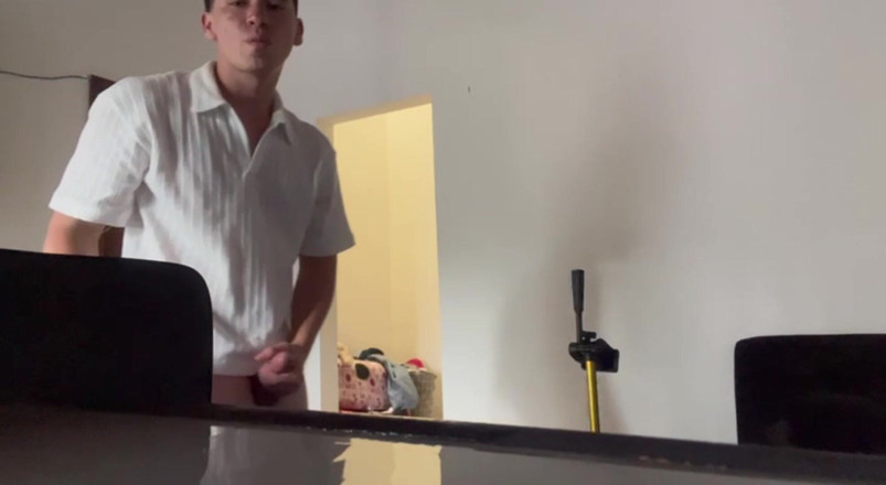 Icyhot707: I fuck a toy asss until you fill it with...