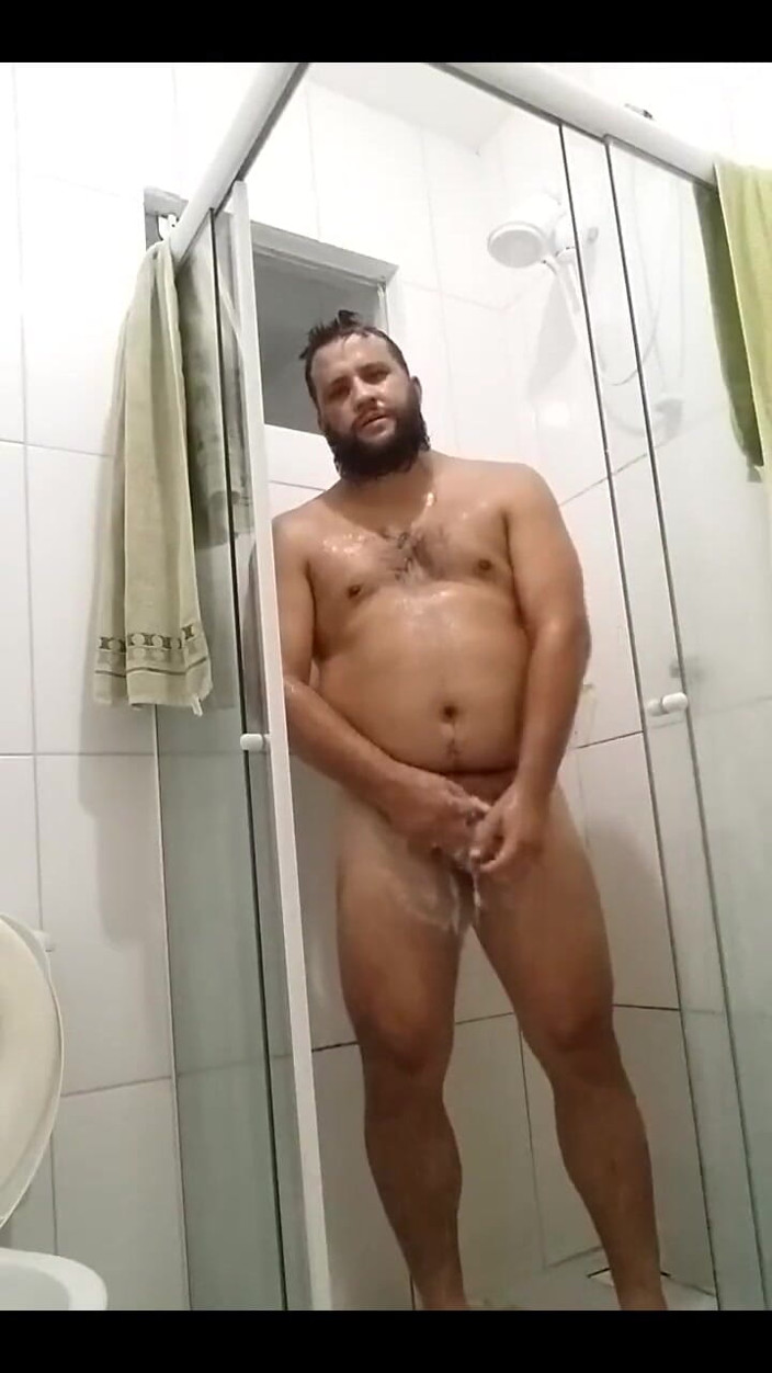 Breno Garcia: 풀 샤워. 전신.