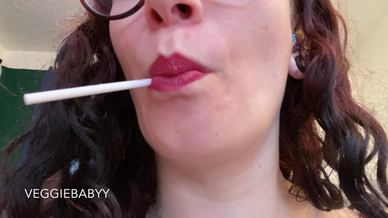 Veggiebabyy: 4K på nära håll Lollipop oral fixation