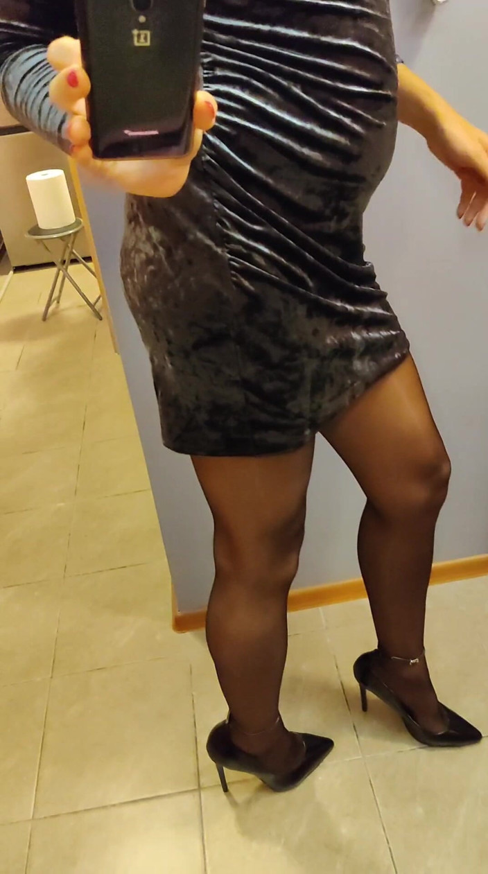 MicziCD: Se promener dans votre nouvel appartement dans une tenue sexy