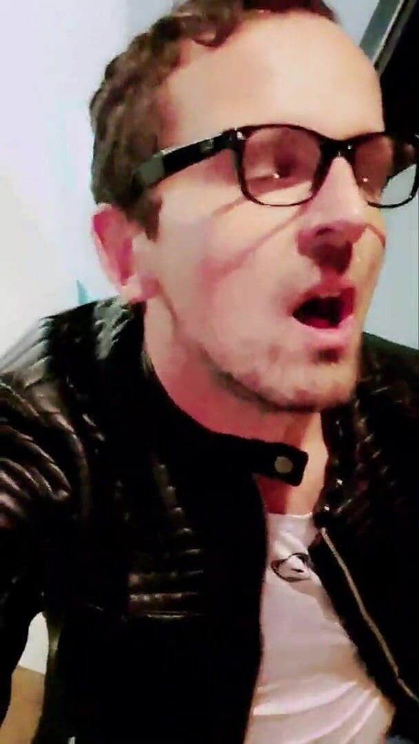 Slutboyben: Slutboyben cam4 brainfukkked - adicción al exhibicionismo