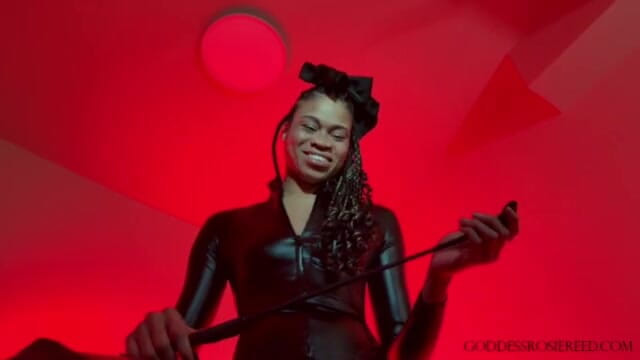 Rosie Reed: Bat tes couilles et mange-la - Rosie Reed, déesse femdom noire,...