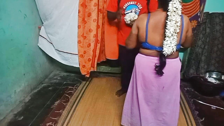Priyanka314: India repartidora con madrastra en casa