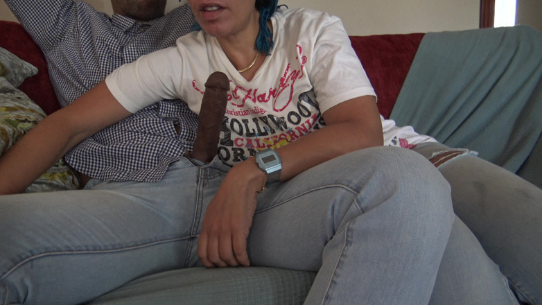 Souzan Halabi: La cameriera turca matura a Londra tradisce con un immigrato...