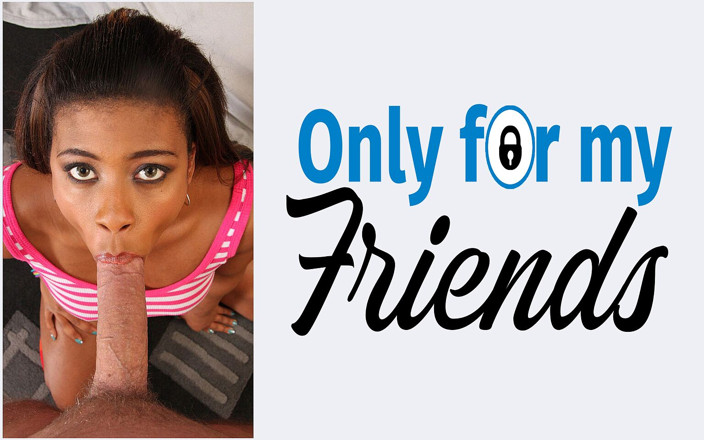 Only for my Friends: Mia Peach, petite amie dévergondée à la peau foncée et tatouée,...