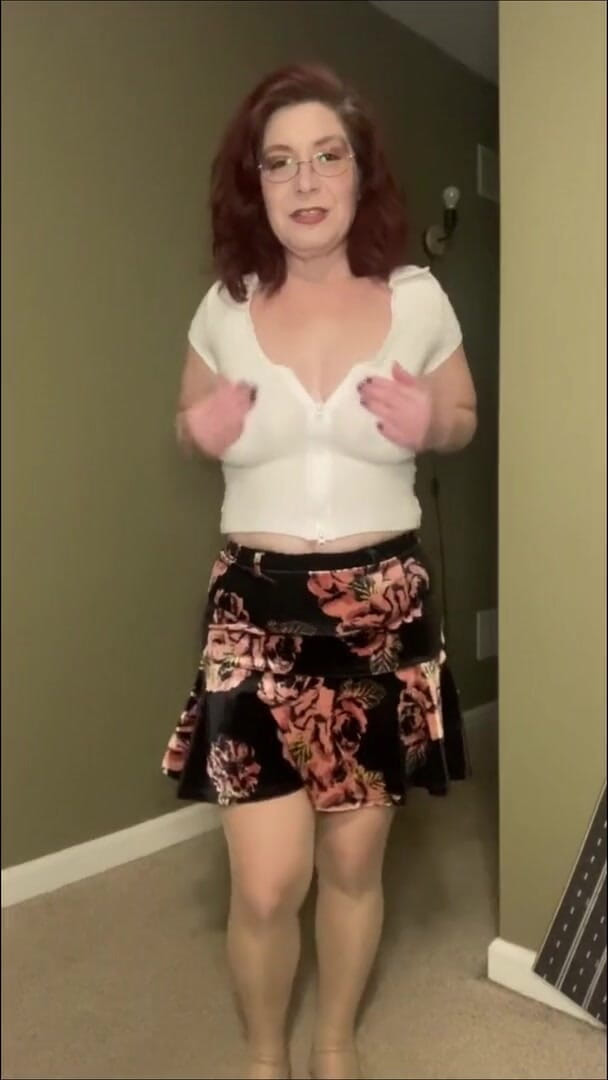 Elianna: Ibu tiri ini punya rahasia dari ayah tirinya sendiri - roleplay...