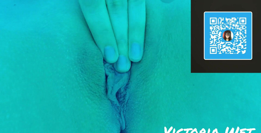 Victoria wet: Masturbazione nel solarium