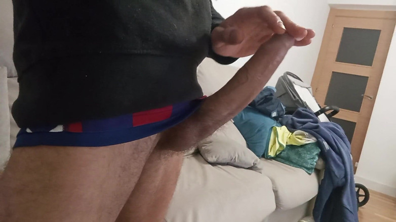 Elvissc: Nadržený chlap s obřím ptákem se vrátil z tréninku a...