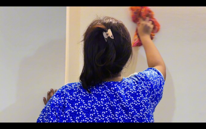 Your Boy's Cum: Mama vitregă indiană sexy cu curul mare prinsă de fiul...