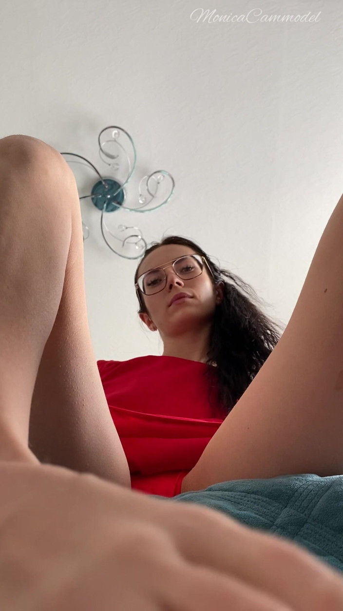 Princess Monica: Giantess ayak ibadeti bakış açısı çıplak değil