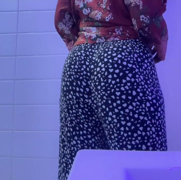 African Fart Queen: Pyjamas apestosos a altas horas de la noche se tira...