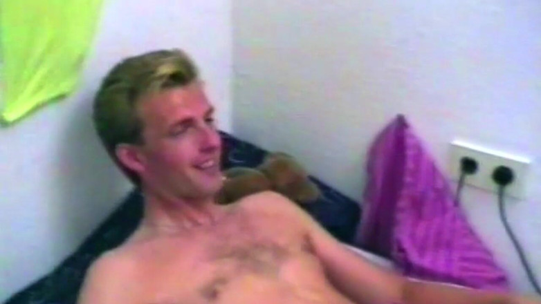 Deutsche Amateur Pornos: Une bouffage de chatte baveuse conduit à une bite palpitante