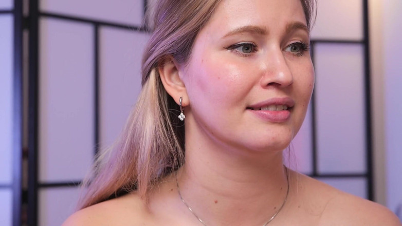 Стелла Кардо: Она надела сексуальные чулки и раздвинула ноги
