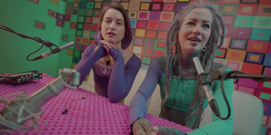 Miss Flora: Première asmr avec Anuskatzzz