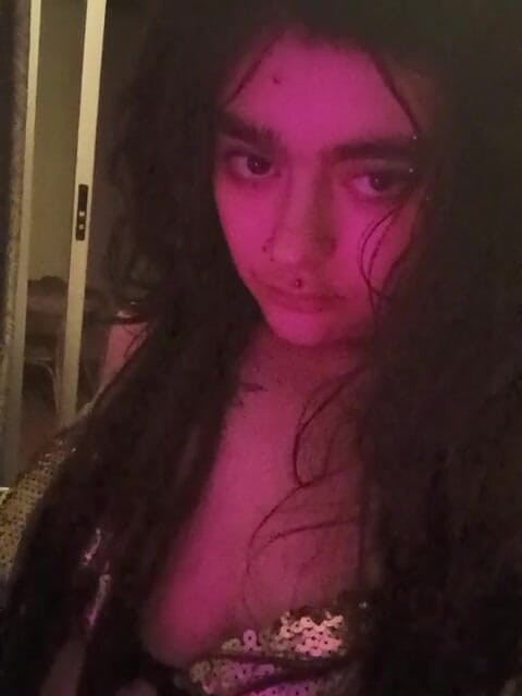 InkedDevilXxx: Sexy. Chaudasse espagnole en dreadhead