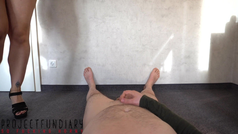 Projectsexdiary: Entraînement au footjob avec des mollets qui tremblent
